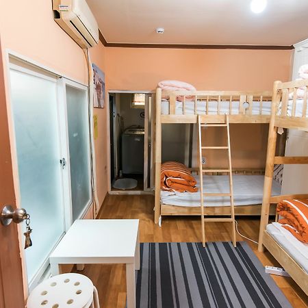 Jinho'S Black Whale Guest House & Bar Сеул Екстер'єр фото