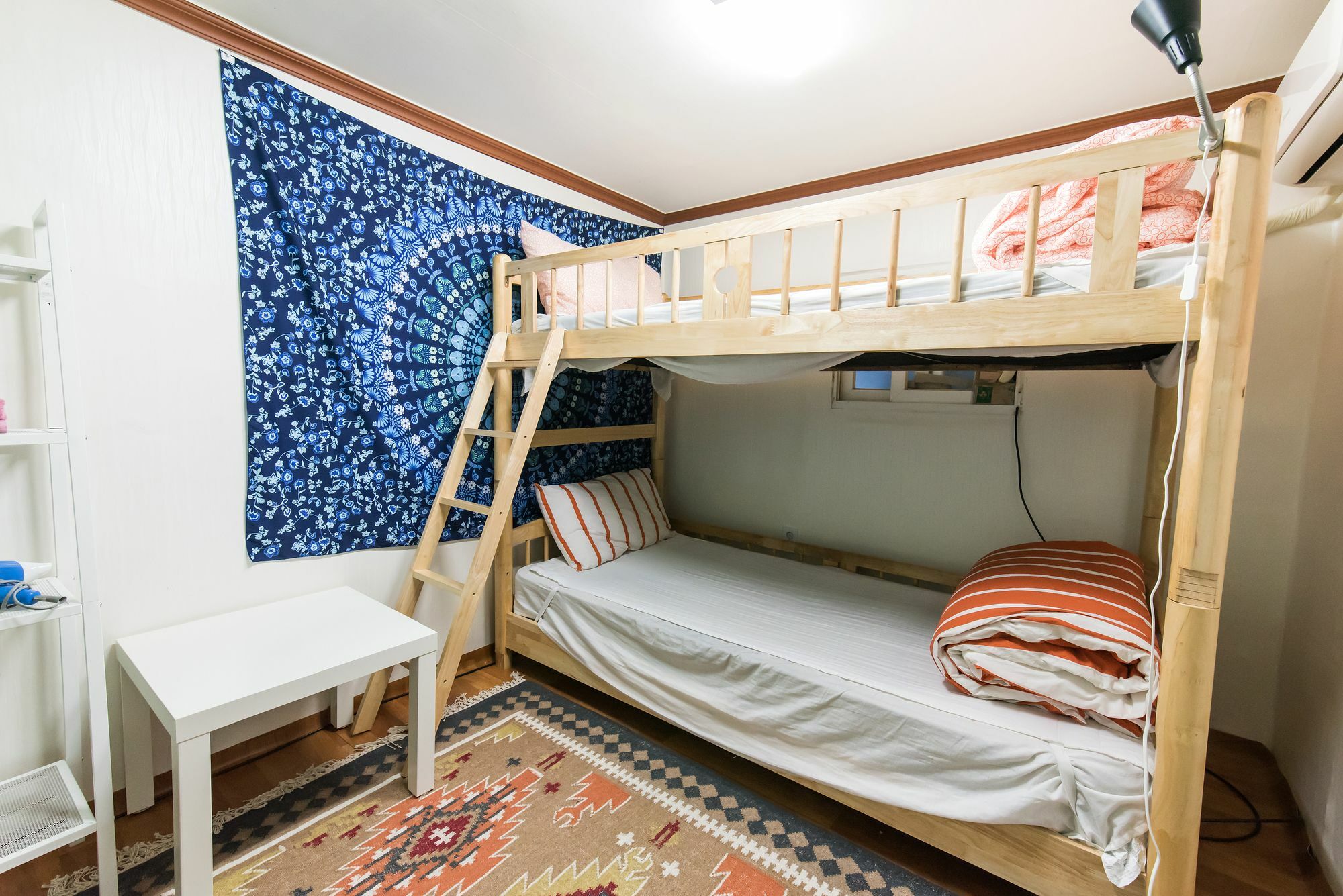Jinho'S Black Whale Guest House & Bar Сеул Екстер'єр фото